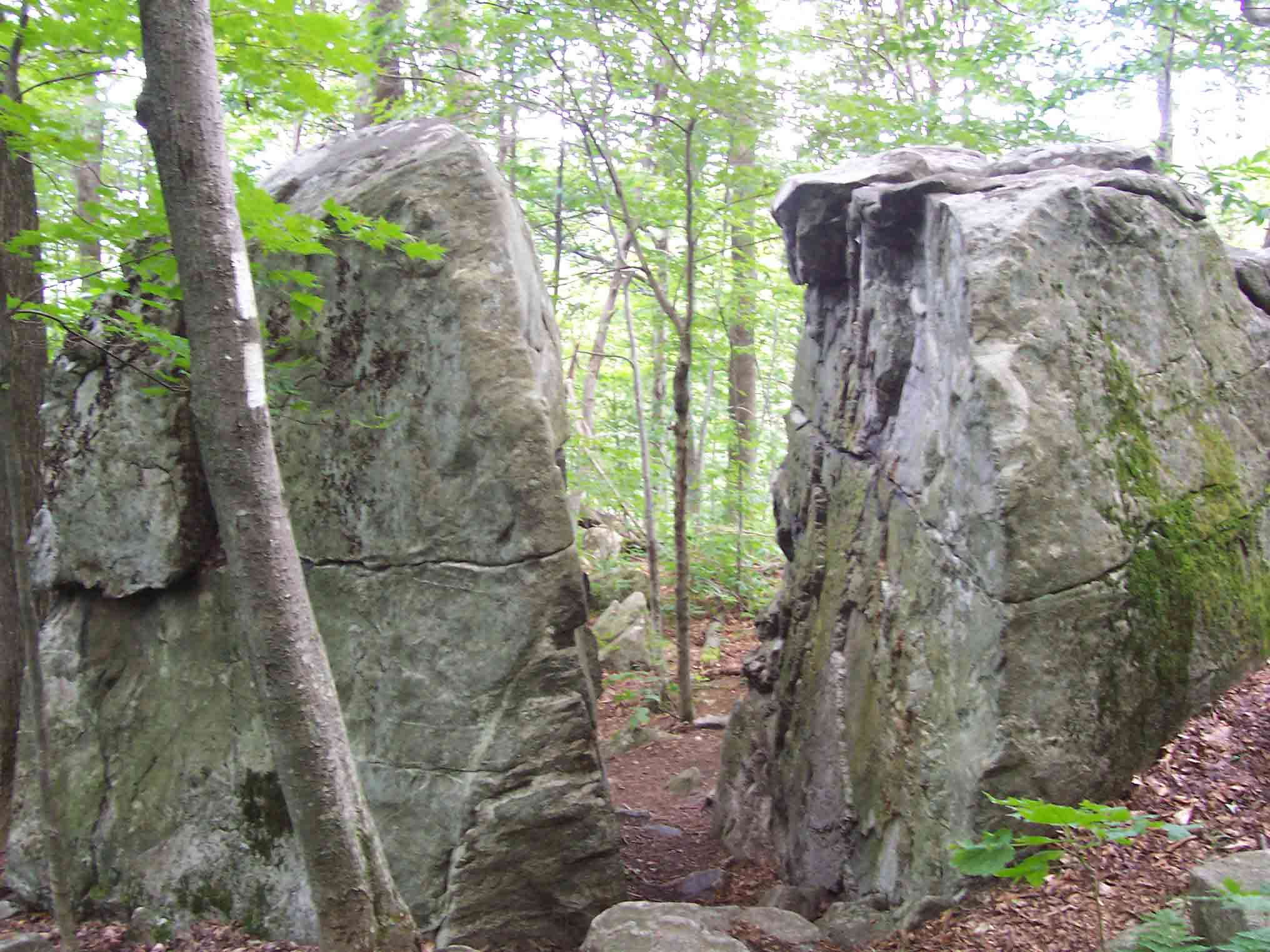 mm 21.9 - Split Rock. The trail passes through this, though there is a bypass.  Courtesy dlcul@conncoll.edu