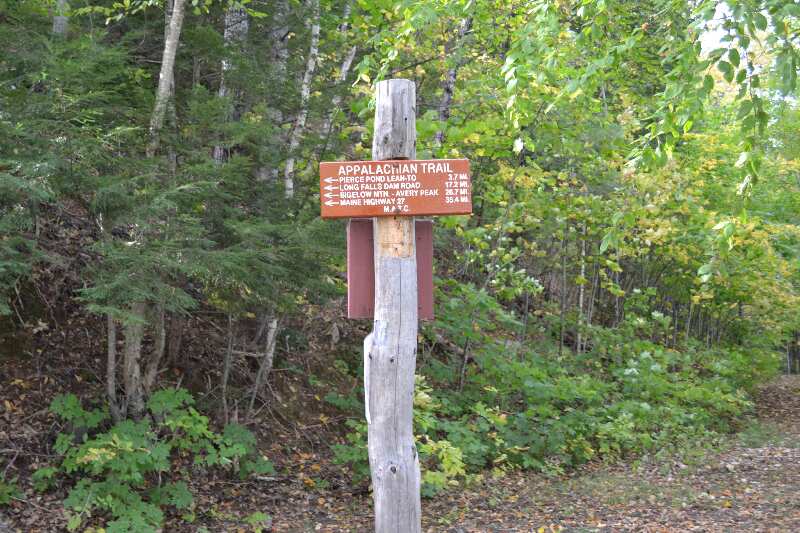 Sign post GPS N45.23548 W70.00270 el.513  Courtesy at@rohland.org