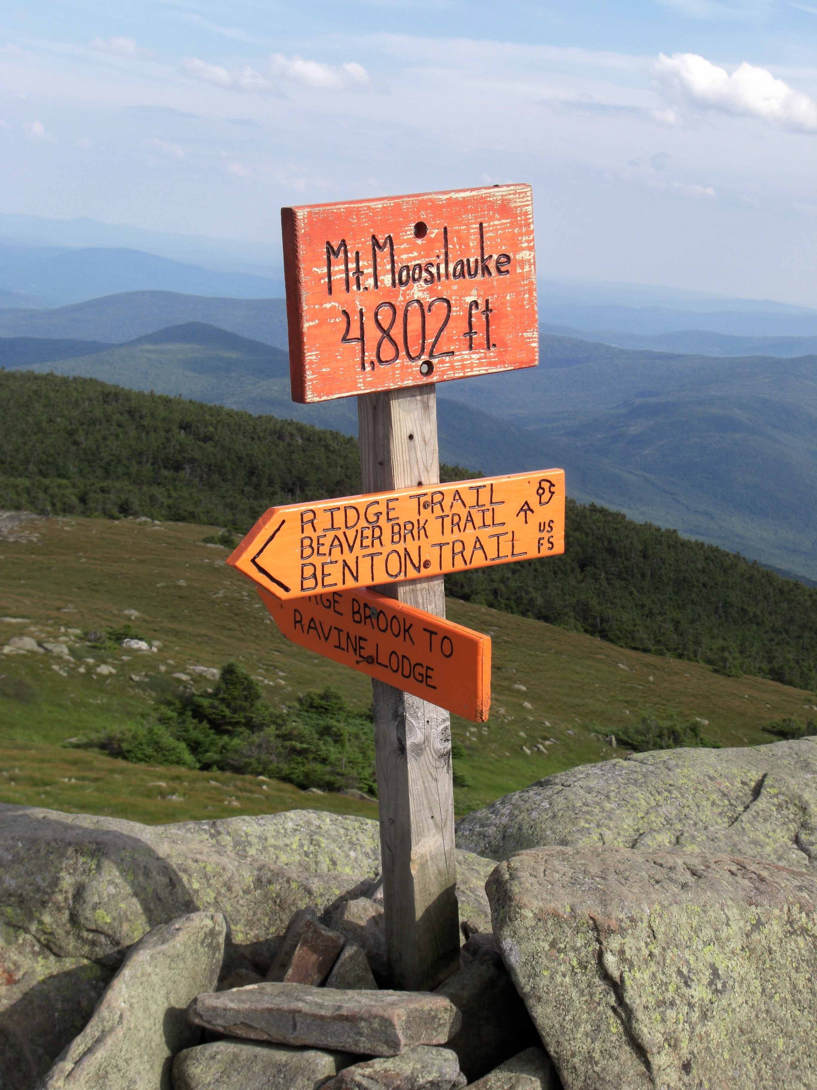 mm 3.8 - The current summit sign (2007) on Mt. Moosiluake.  Courtesy seqatt.net@sbcglobal.net